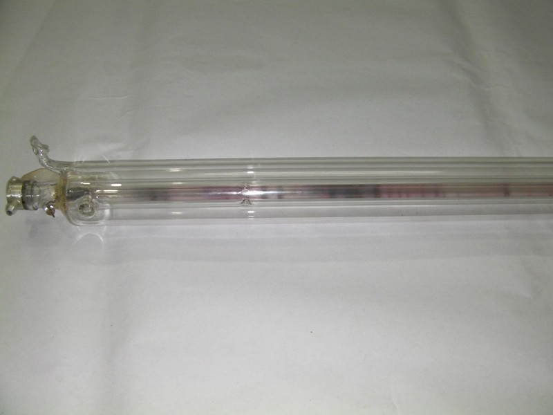 武汉长迅公司正式推出长寿命(1,0000小时)封离式玻璃CO2激光管